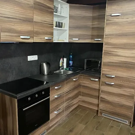 Tri Grose 3 Alpesi faház Námesztó